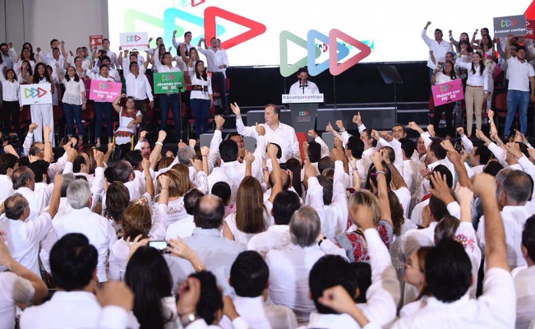 Los integrantes del partido festejaron el inicio de campaña con el discurso de José Antonio Meade en vivo desde Mérida, Yucatán. Foto: PRI_Nacional