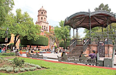 Mejora S&P evaluación