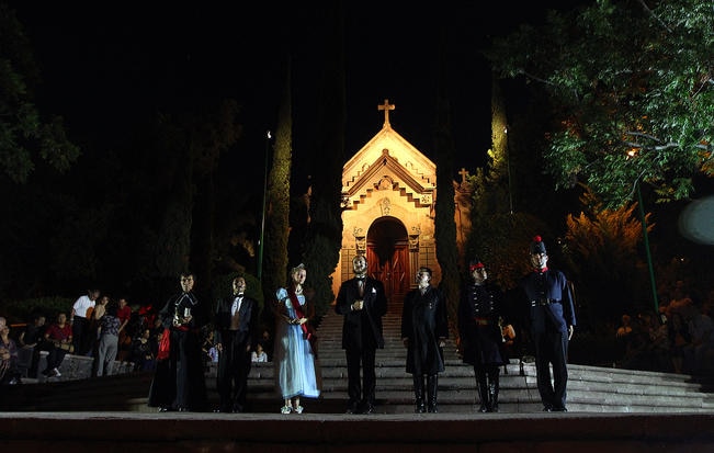 Recrean últimos momentos de Maximiliano