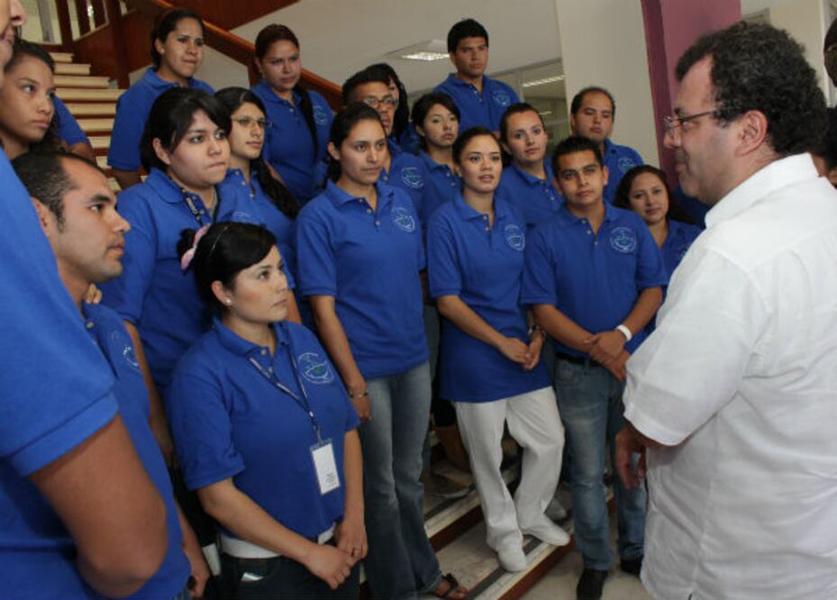 Universitarios trabajan para prevenir adicciones