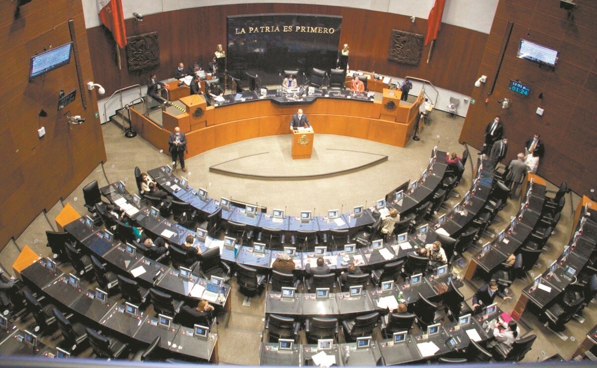 Aprueban reforma de consulta popular; se podrá enjuiciar a expresidentes en agosto