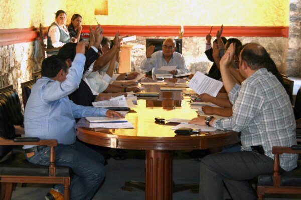 Nombran a nuevos secretarios en Corregidora