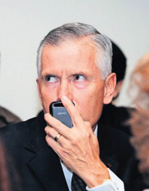 Ordenan restituir a presidente del TCA