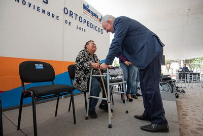 El Marqués entrega 90 aparatos ortopédicos