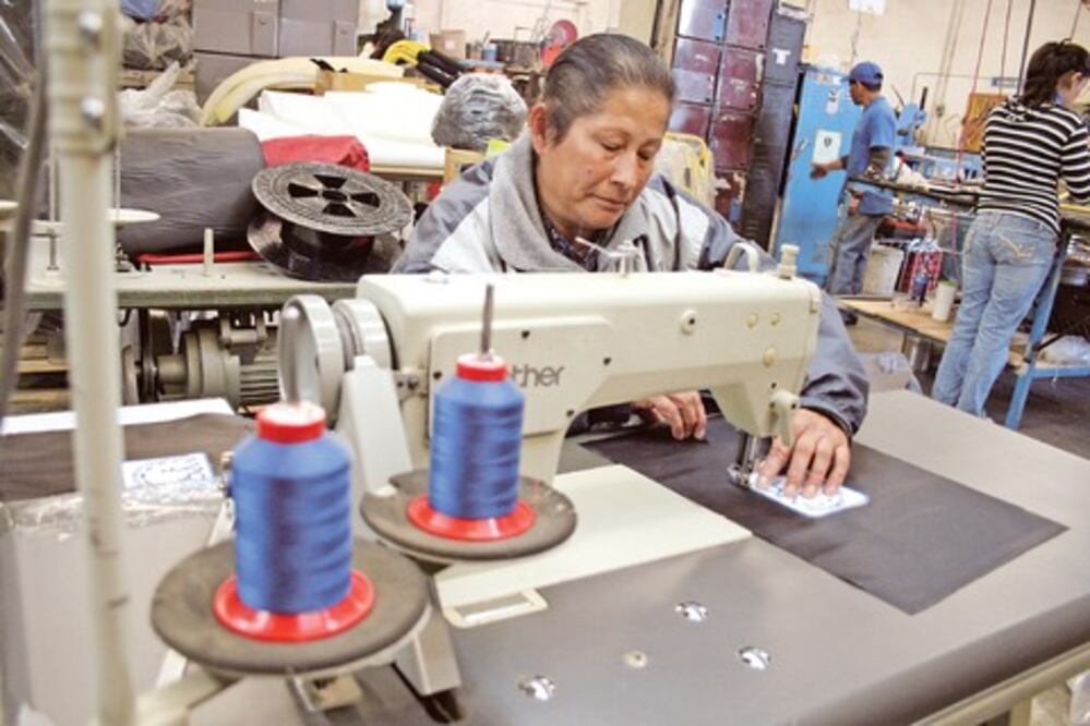 Empleados van por aumentos