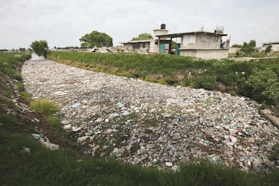Basura intensifica daños por lluvias