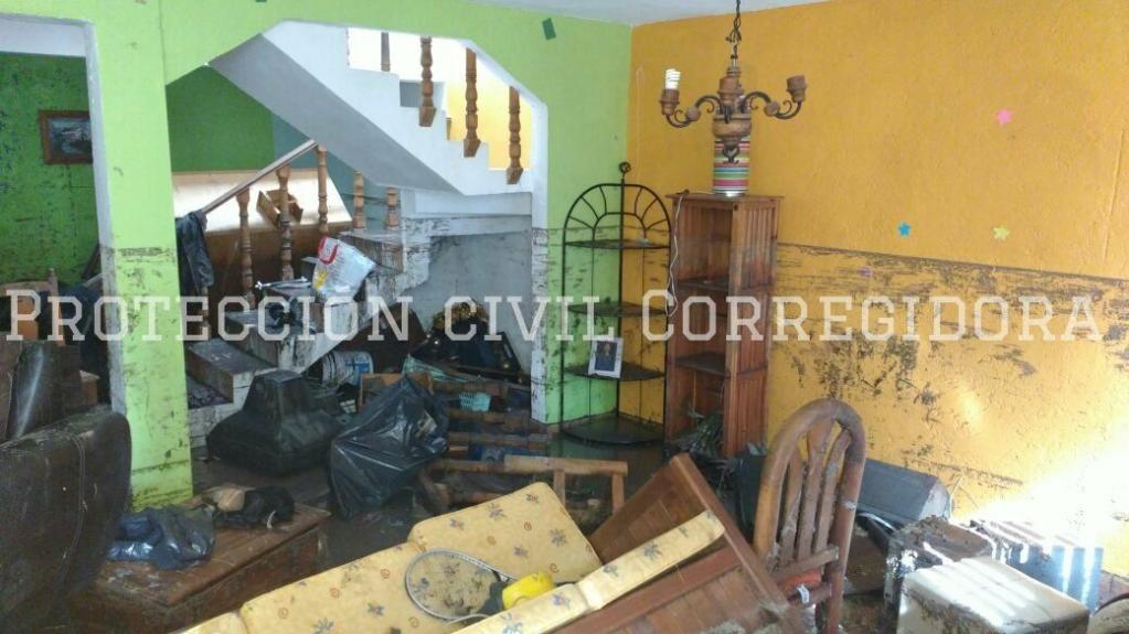 Desfogue causa daños y evacuación de cientos de familias en SJR