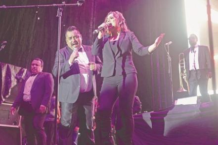 Los Ángeles Azules ponen a bailar al estadio Corregidora