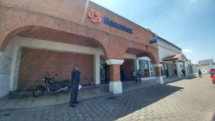 Asaltan Banamex en San Juan del Río
