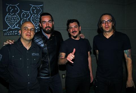 Los Claxons celebran sus 10 años en vivo