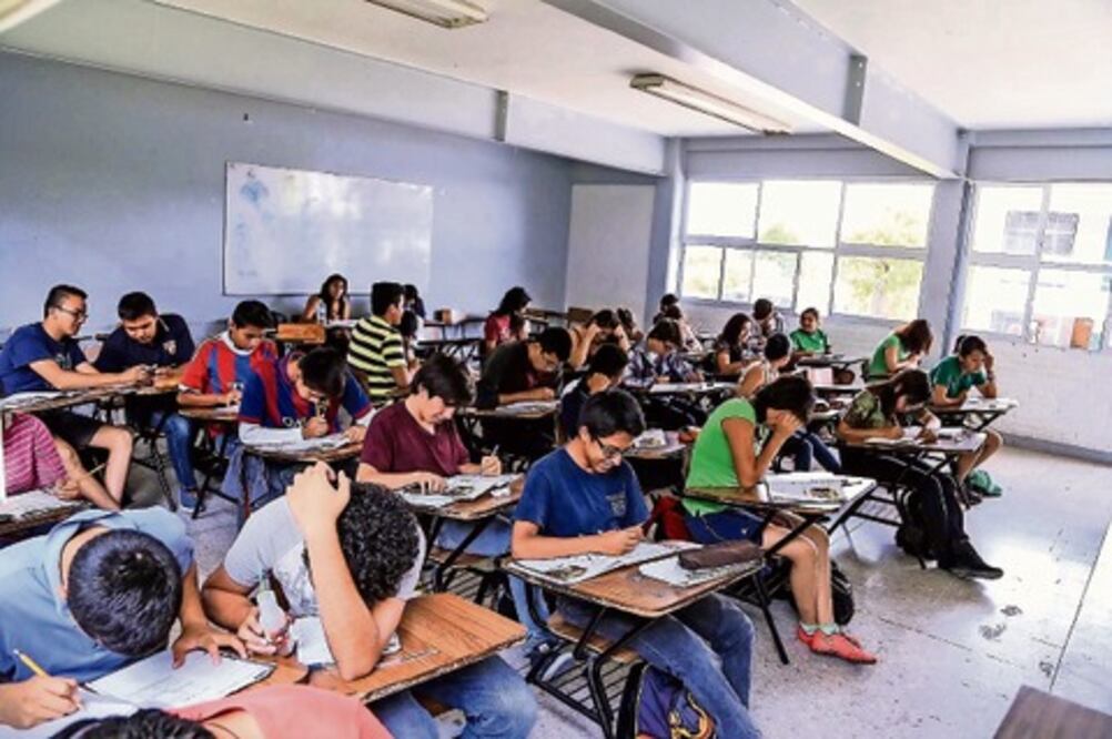 Aspirantes inician campañas