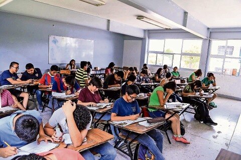 Aspirantes inician campañas