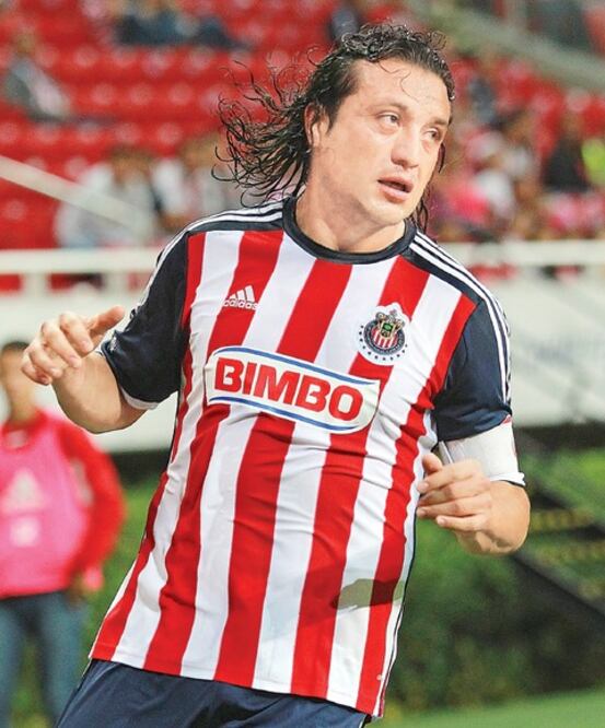 Chivas se hunde en la mediocridad