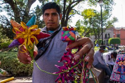 Para estas navidades, opta por esferas artesanales en Querétaro