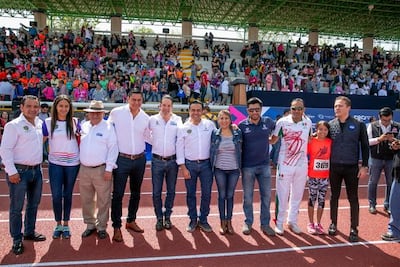 Francisco Domínguez y Luis Nava entregan pista de atletismo