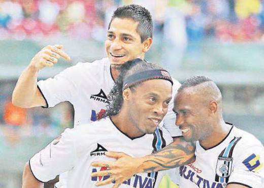 Gallos, sin ofertas por Ronaldinho, hasta hoy