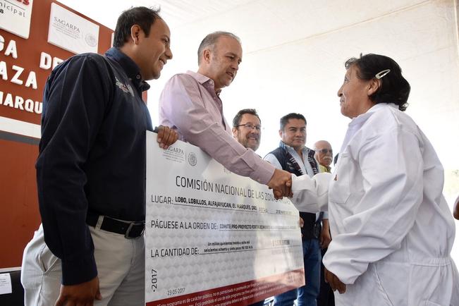 Estímulos al campo. Mario Calzada, alcalde de El Marqués, aseguró que el dinero ayudará a que la industria agropecuaria genere mejores ingresos. (ESPECIAL)