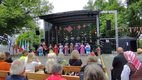 Jóvenes llevan raíces mexicanas a festival de Estonia