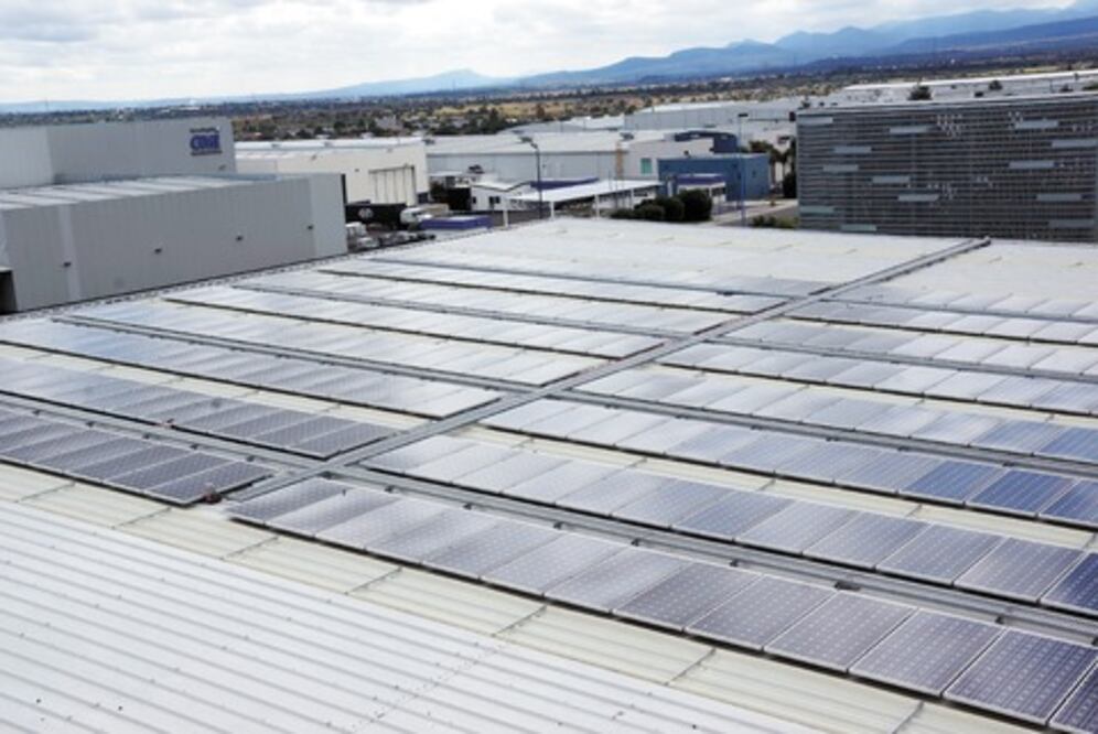 Proyectan instalación de paneles de sol