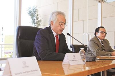 Rechaza renuncias; gastará 9 mdp