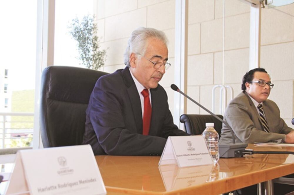 Rechaza renuncias; gastará 9 mdp