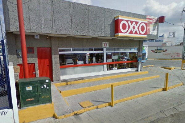 Ladrón solitario atraca tienda