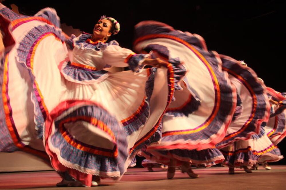 Más de 2 mil bailarines de 14 géneros dancísticos. FOTO: ARCHIVO