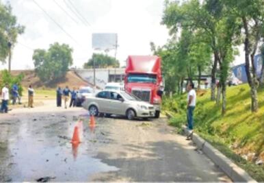Chocan tráileres en la México-Querétaro