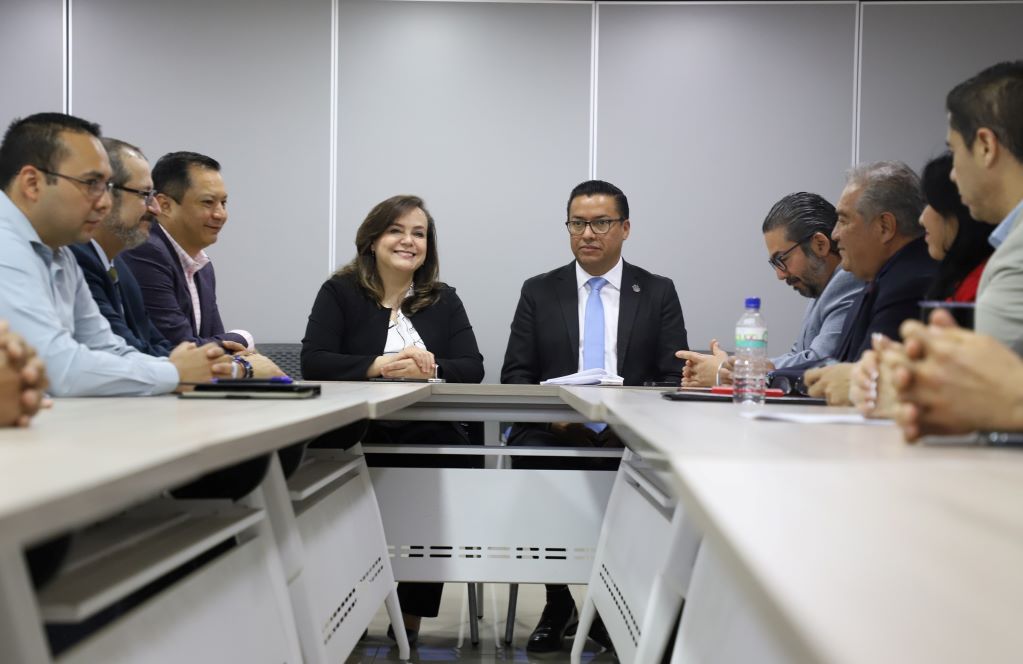 Destaca rectora de UAQ buena relación con los sindicatos