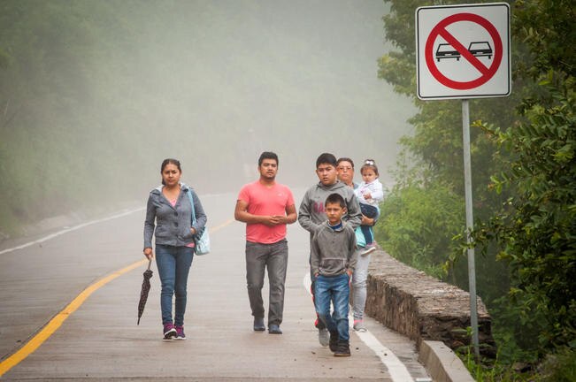 Entregan FDS caminos de concreto hidráulico en la Sierra