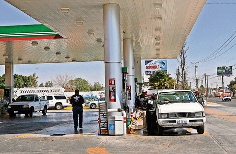 Gobiernos, omisos en caso de gasolineras