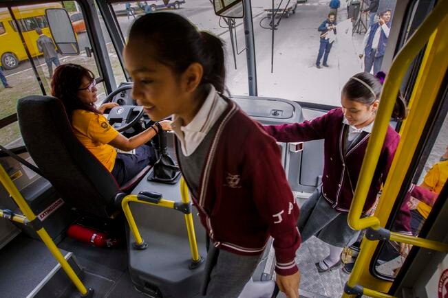 Inician diálogo para escalonar horario escolar