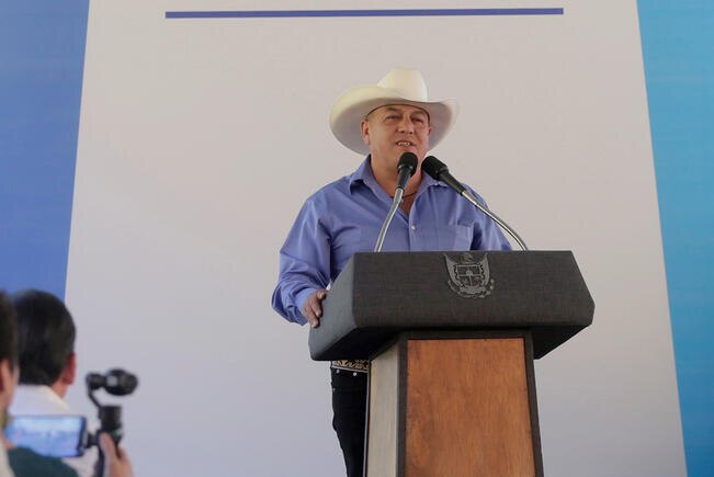 Vinculan a proceso a presidente municipal de Pinal de Amoles y a secretario