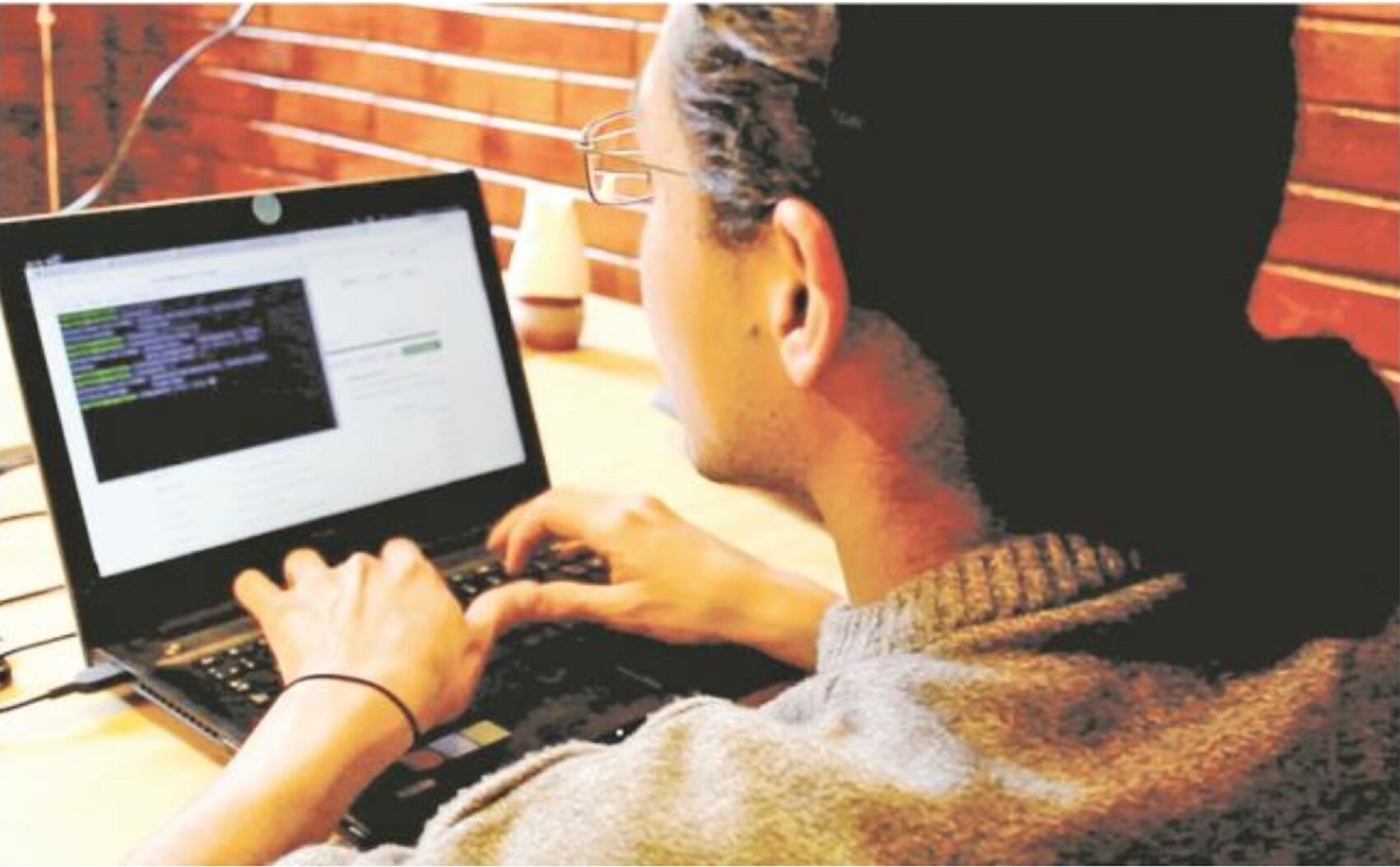 El 82% de los empleados abren la puerta a hackers descargando apps no autorizadas