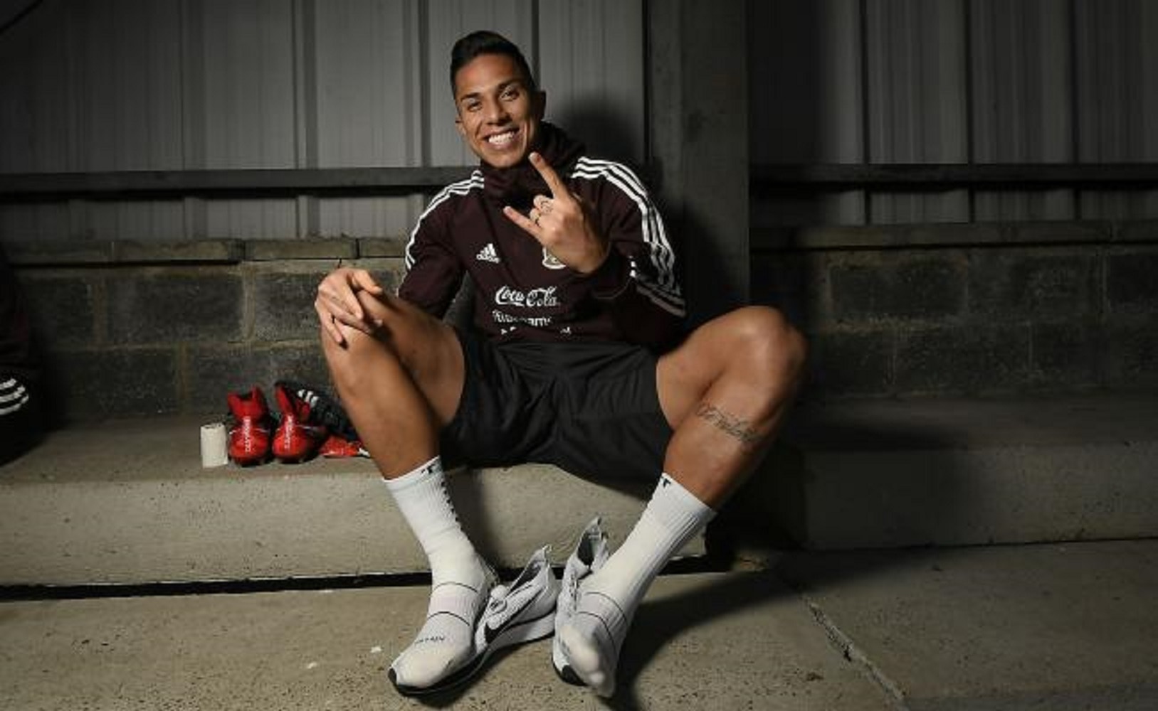 Carlos Salcedo en el once ideal de no europeos de la Bundesliga