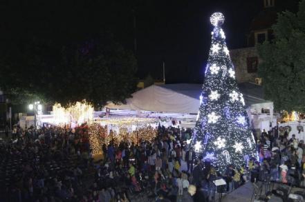 Encienden el árbol de Navidad en Corregidora