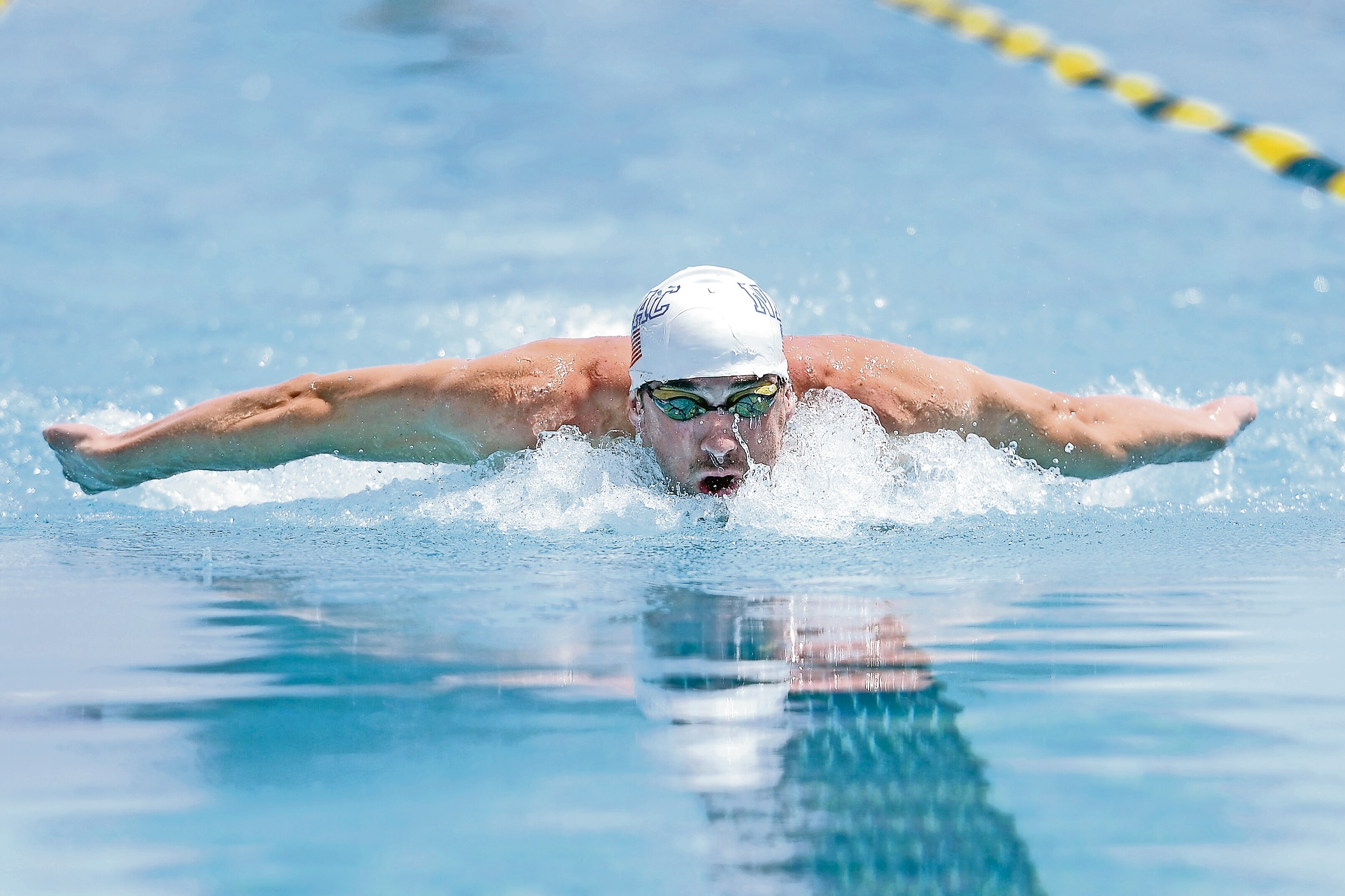Phelps cede ante velocidad de tiburón simulado