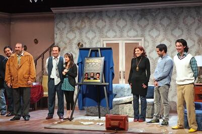  Los Huérfanos  se despide con placa conmemorativa