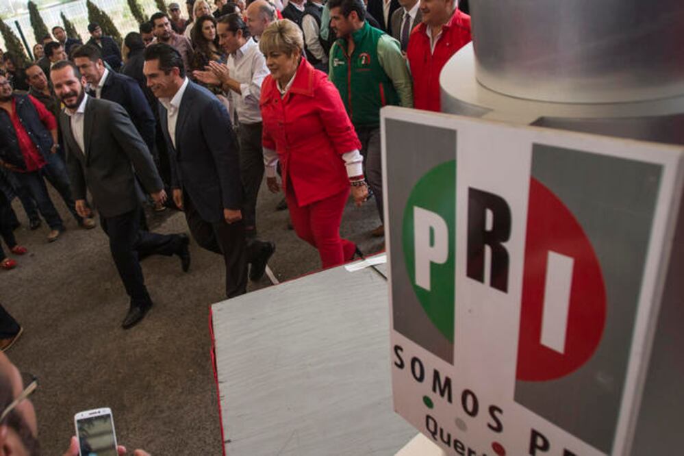 El politólogo César Sánchez considera que el PRI es un partido que no ha experimentado una evolución como organización política (FOTOS: DEMIAN CHAVEZ. EL UNIVERSAL)
