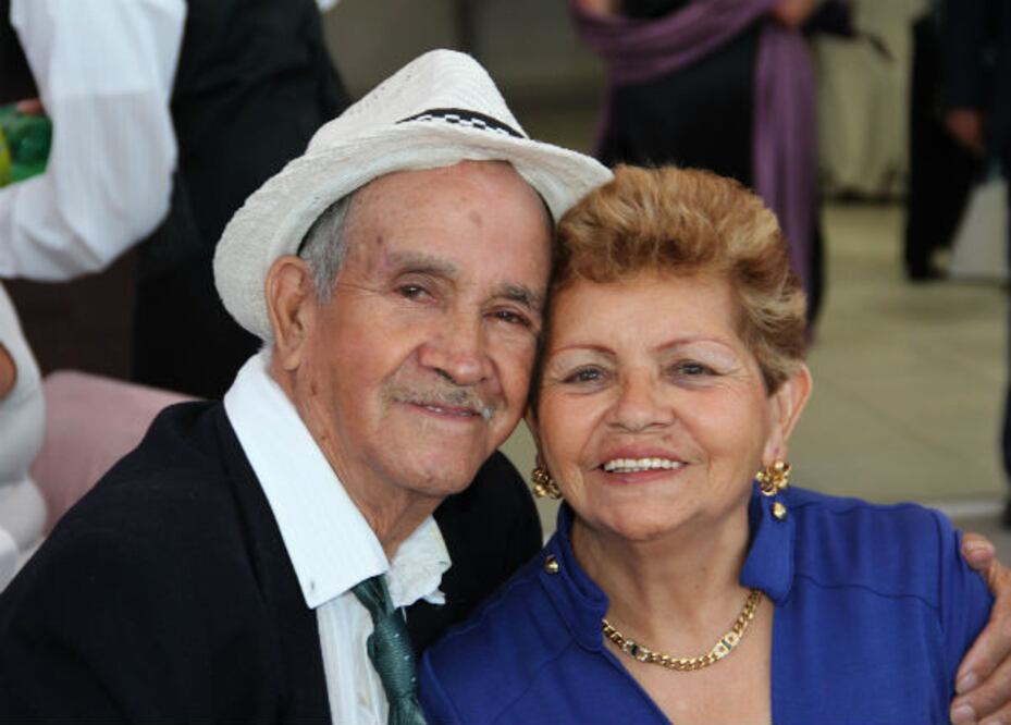 Apoyan a adultos mayores