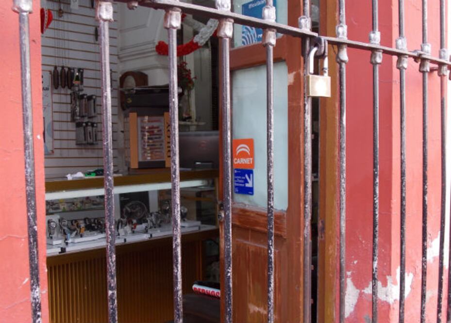 Intentan robar joyería