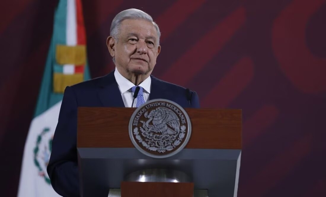 En gira de trabajo por Acapulco, AMLO no visitará colonias afectadas por "Otis"