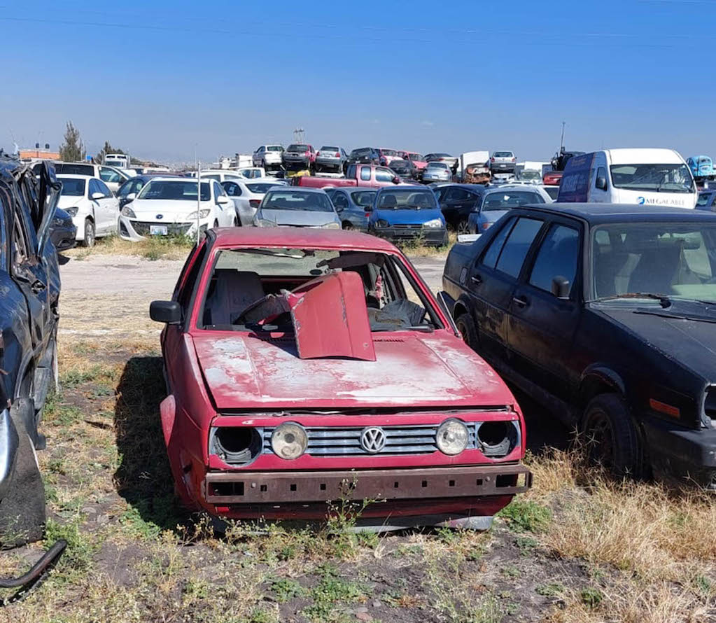 Destruirán más de mil autos de los corralones