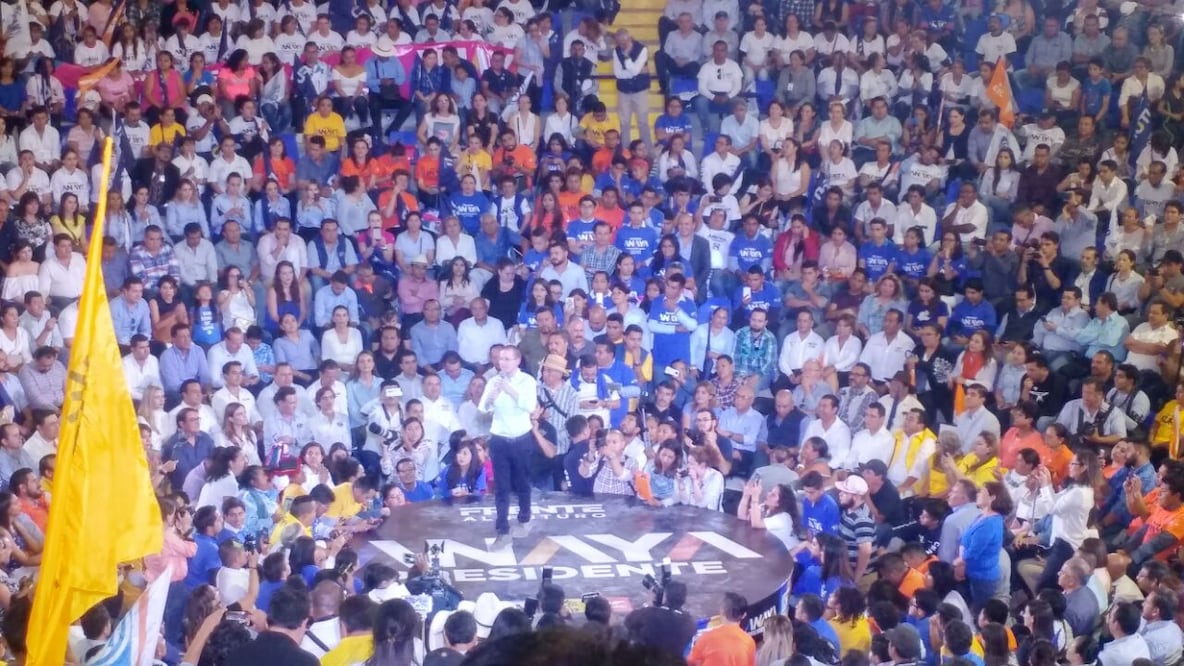 Se reunió con mas de 6 mil simptizantes