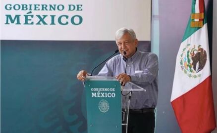 En Tierra Caliente, AMLO reta a delincuencia organizada