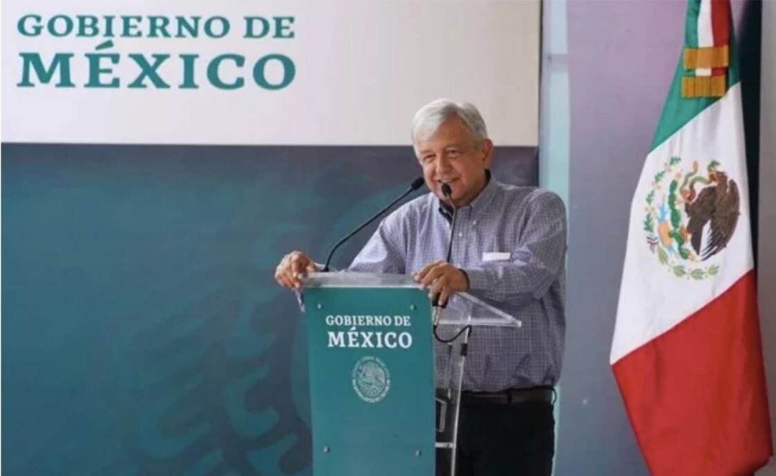 En Tierra Caliente, AMLO reta a delincuencia organizada