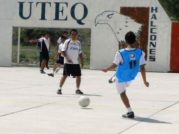 Inicia “Mundialito” de futbol en la UTEQ