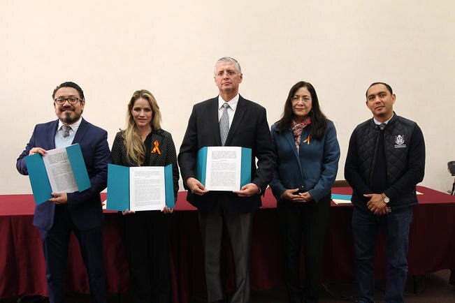 Firman alianza para promover estudios sobre la Constitución
