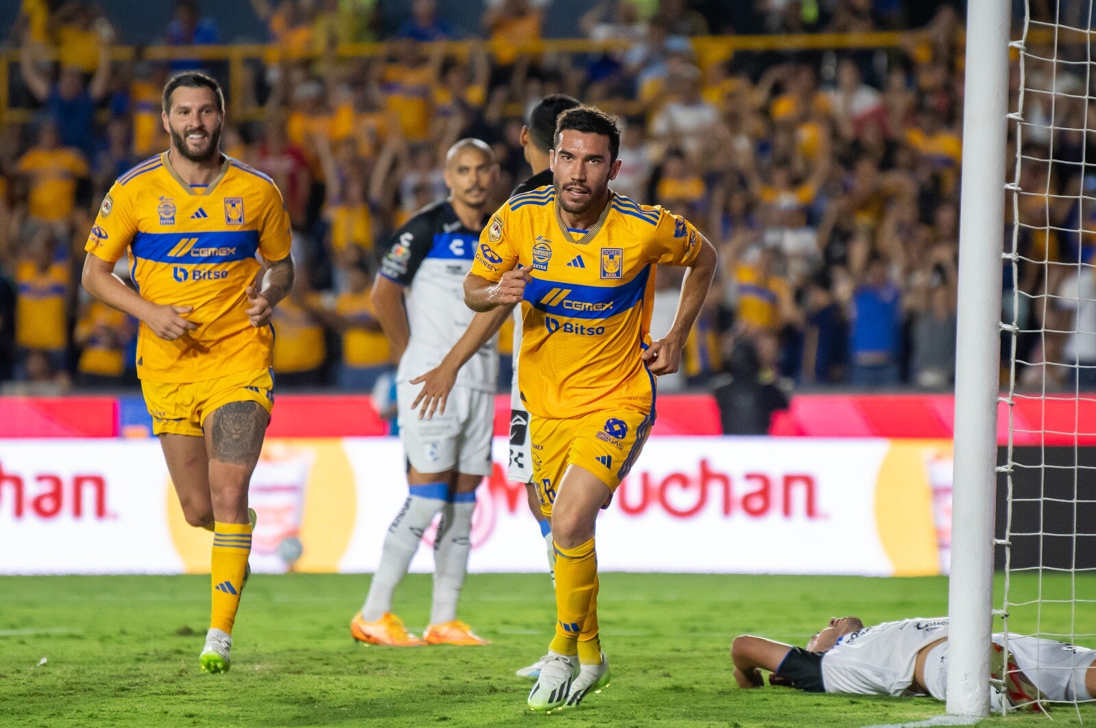 Humillan a los Gallos en su visita al Volcán