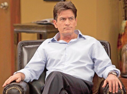 Charlie Sheen estalla contra Kim Kardashian, por insensible
